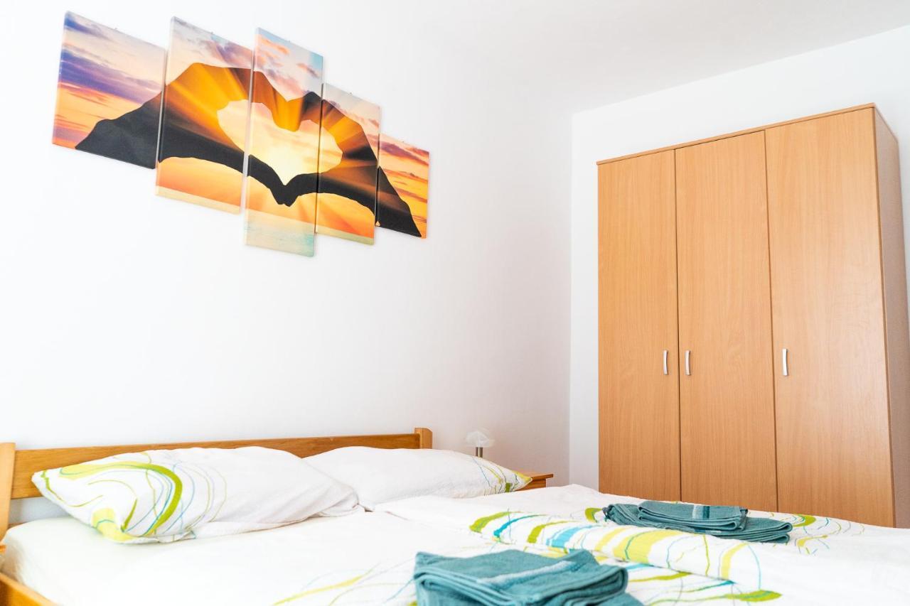 Apartment Mladen Biograd Na Moru Exterior photo