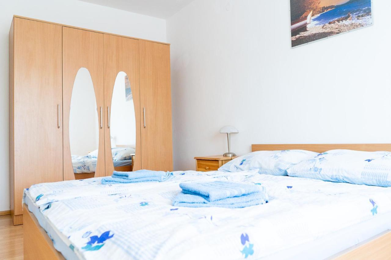 Apartment Mladen Biograd Na Moru Exterior photo