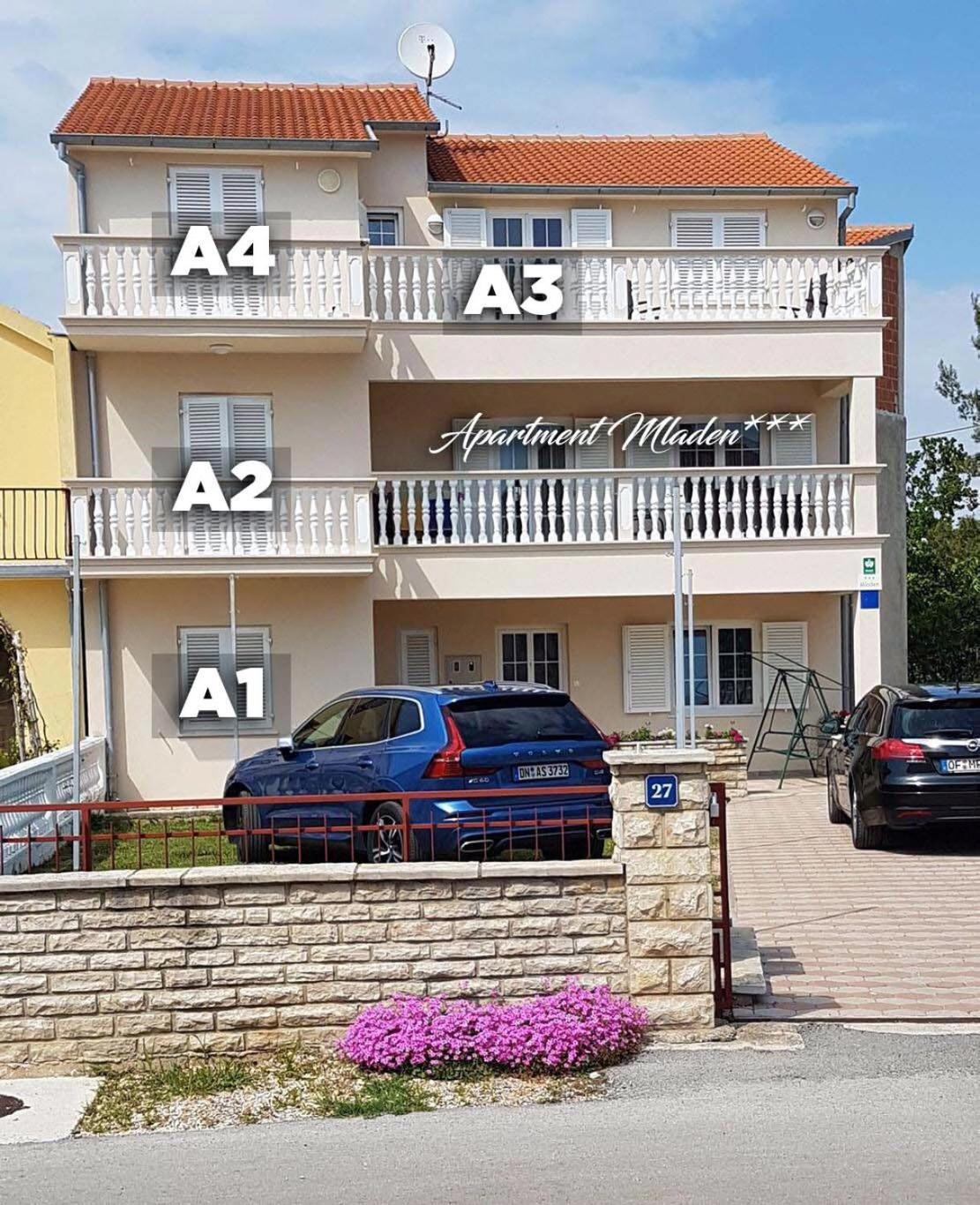 Apartment Mladen Biograd Na Moru Exterior photo